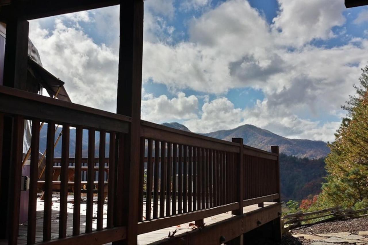 Tuckaseegee @ Sky Ridge Yurts ブライソン・シティ エクステリア 写真